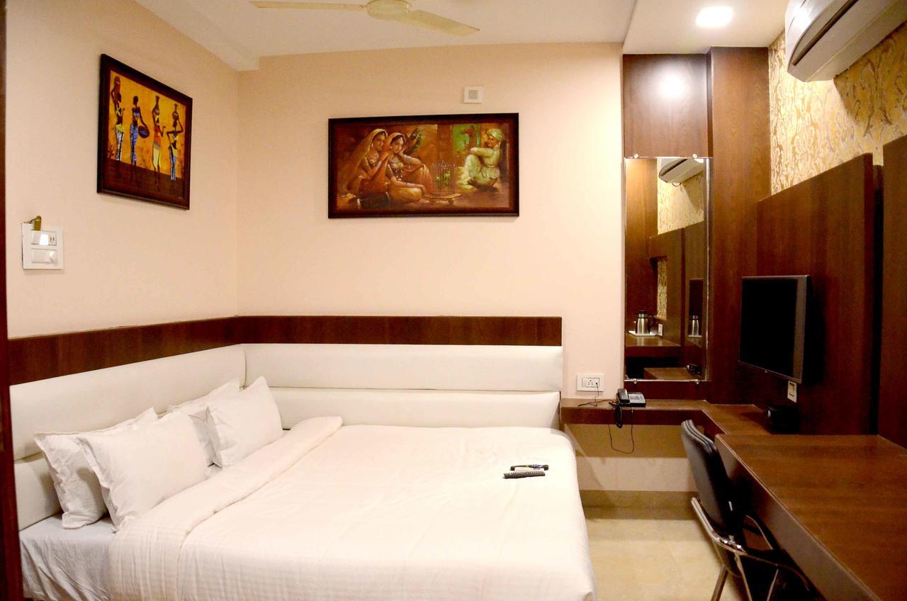 אויאיין Hotel Shikhar Darshan מראה חיצוני תמונה